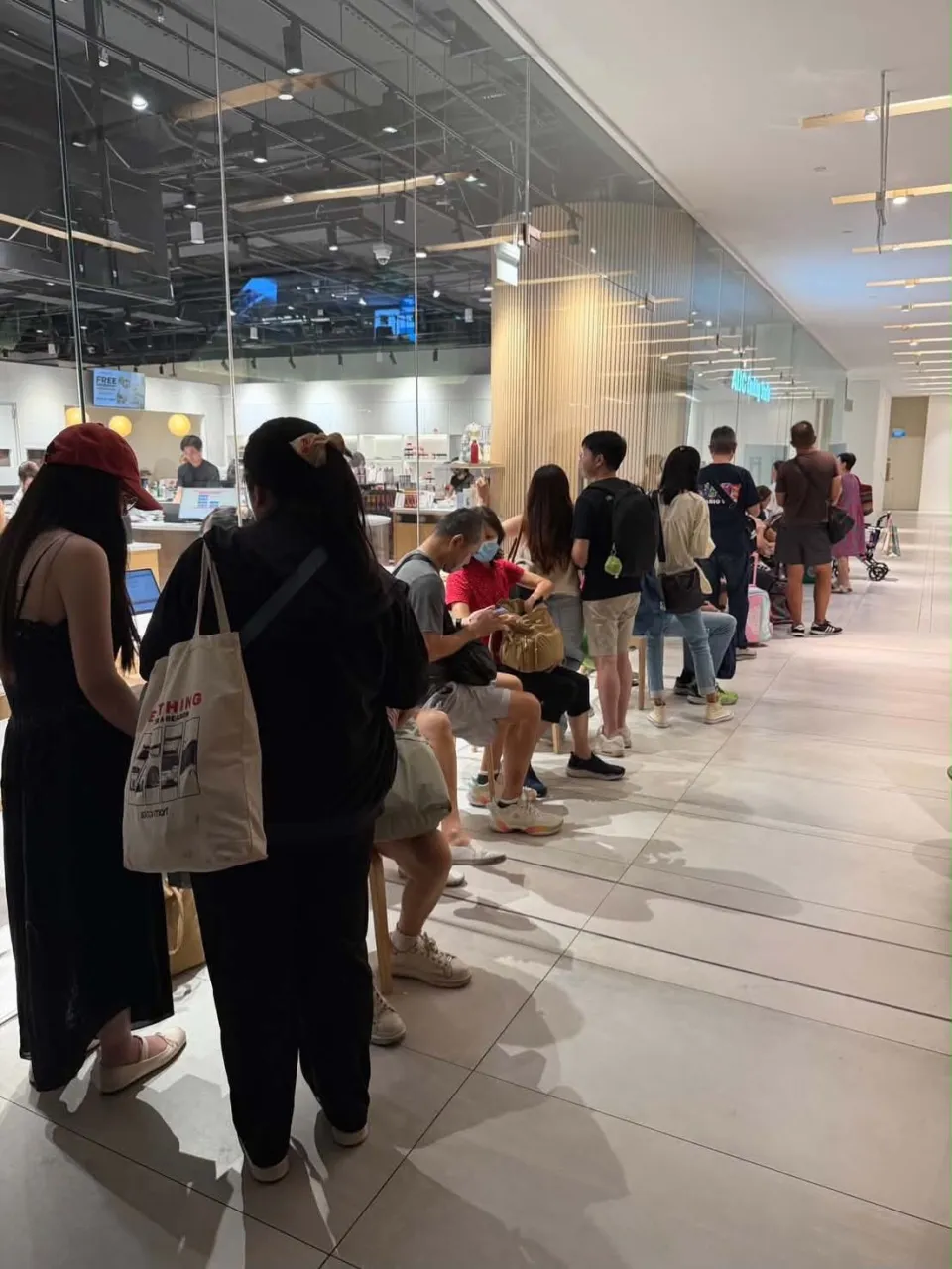 シンガポールのイベントにて、一休焼を購入いただいたお客様から...